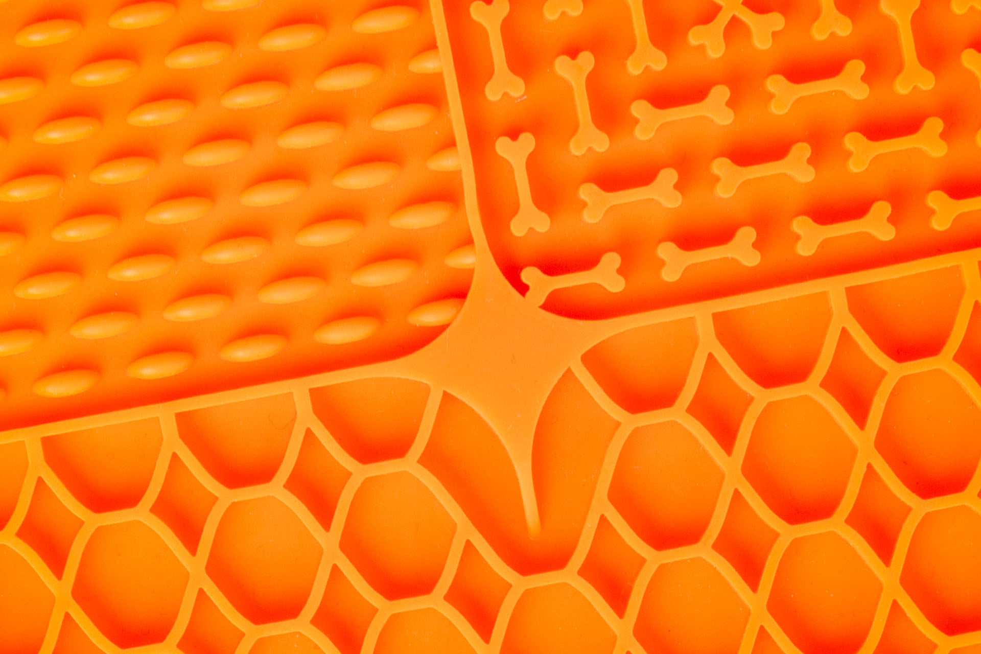52f8bb50-bc26-45b8-b1e1-b500d680cc81/chill_lick_orange_detail.jpg
