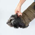 havaneser.shop CozyWalk Hundejacke in Oliv mit reflektierenden Streifen und verstellbarem Gummizug am Hals