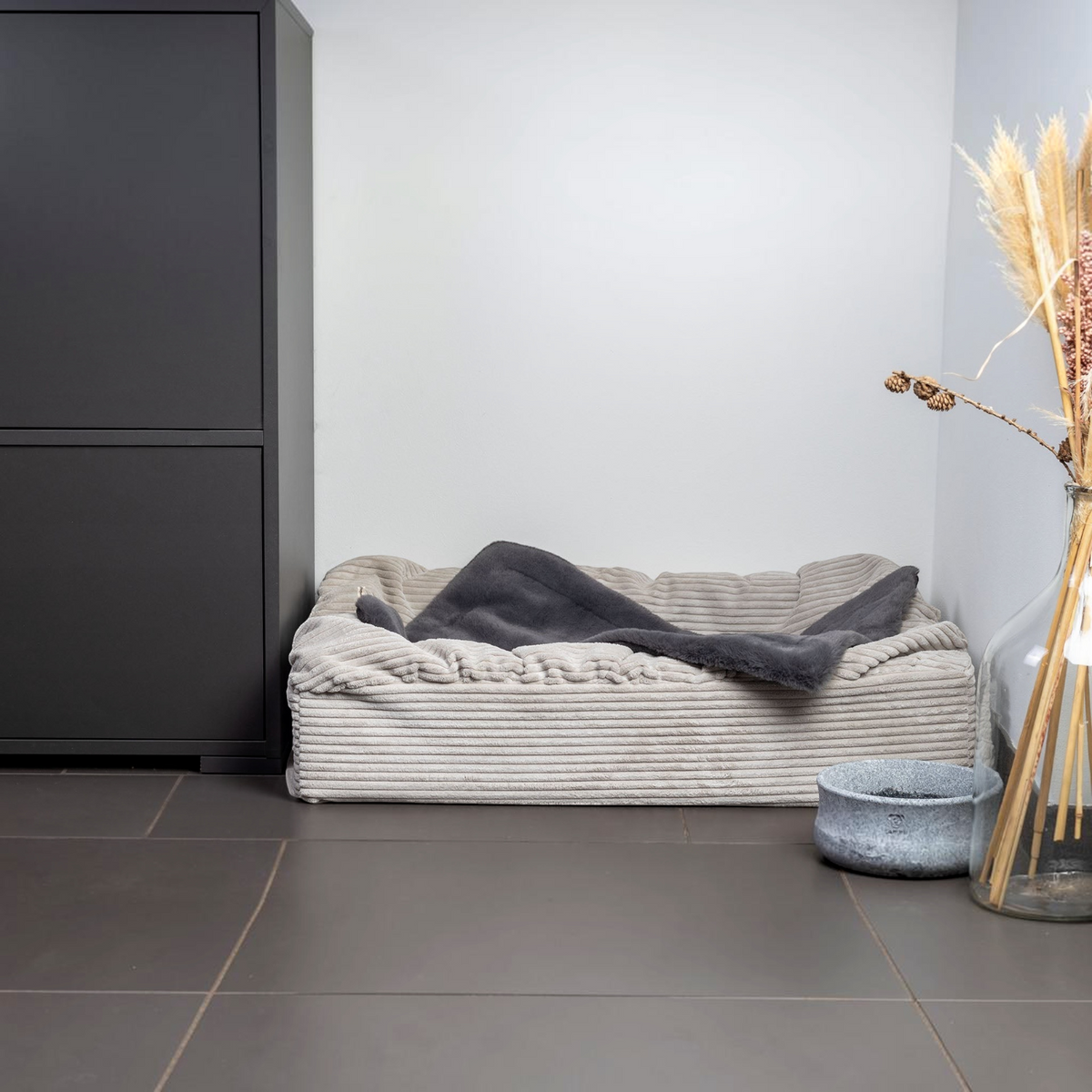 havaneser.shop Buddelbox Cord Hundebett in Beige mit weicher Decke in modernem Wohnzimmer