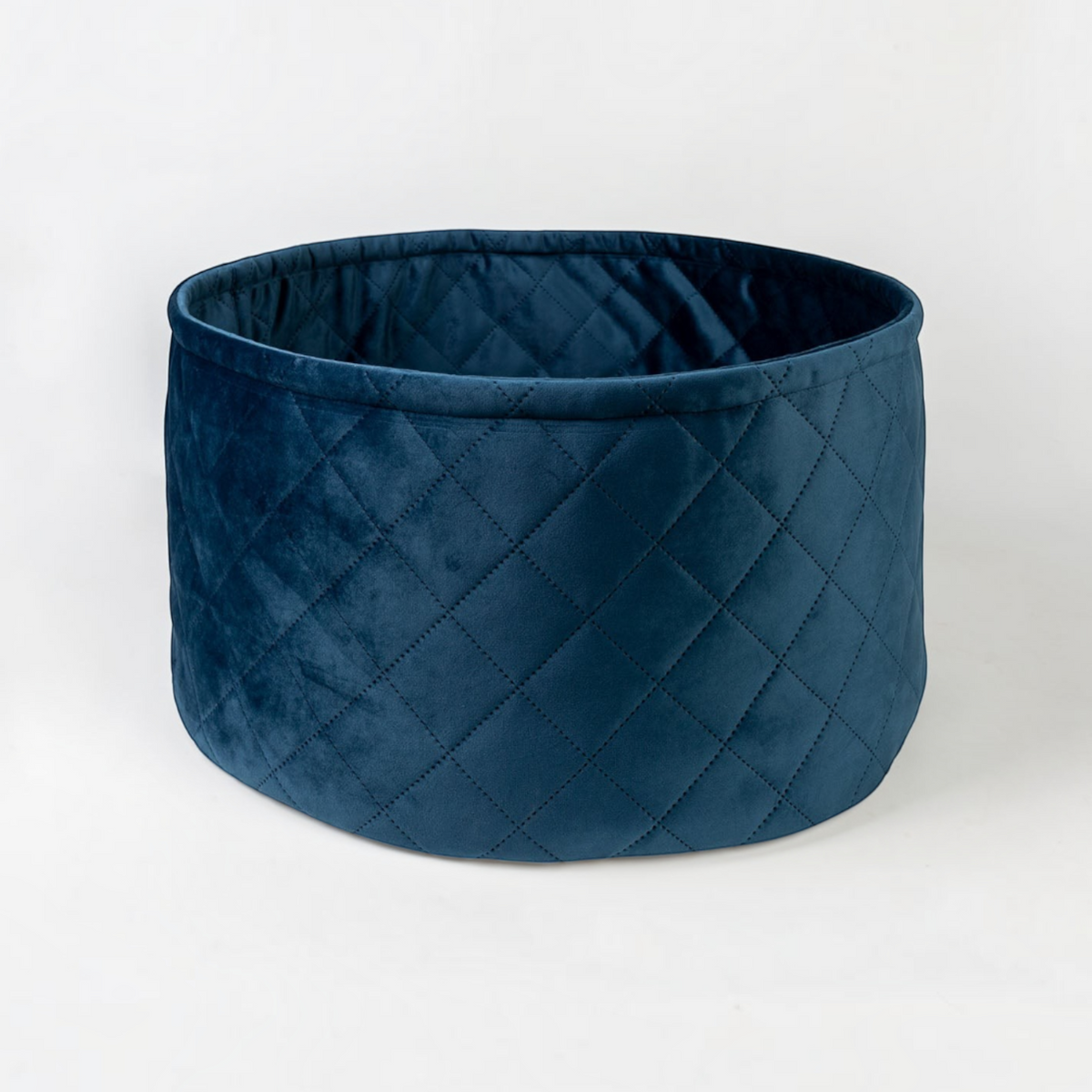 havaneser.shop Hundekorb Caro aus blauem Samt mit eleganter Rautensteppung für kleine Hunde