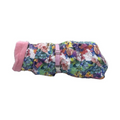 havaneser.shop Cozy Chic Hundemantel mit buntem Blumenmuster, rosa Innenfutter und verstellbarem Bauchgurt