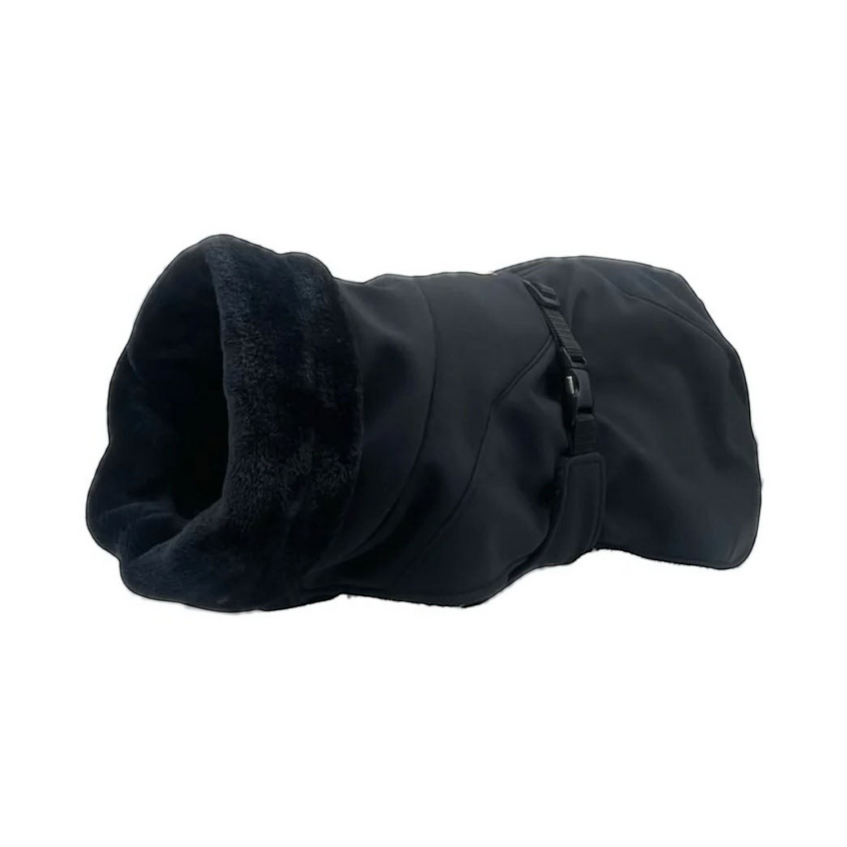 Schwarzer Cozy Chic Hundemantel von havaneser.shop mit weichem Innenfutter und verstellbarem Bauchgurt für den Winter