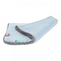 havaneser.shop Fleece-Kuscheldecke für Hunde in Hellblau mit grauem Einfassband und weicher Premium-Qualität