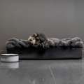 havaneser.shop Buddelbox Hundebett aus schwarzem Kunstleder mit grauem Webpelz und liegendem Havaneser