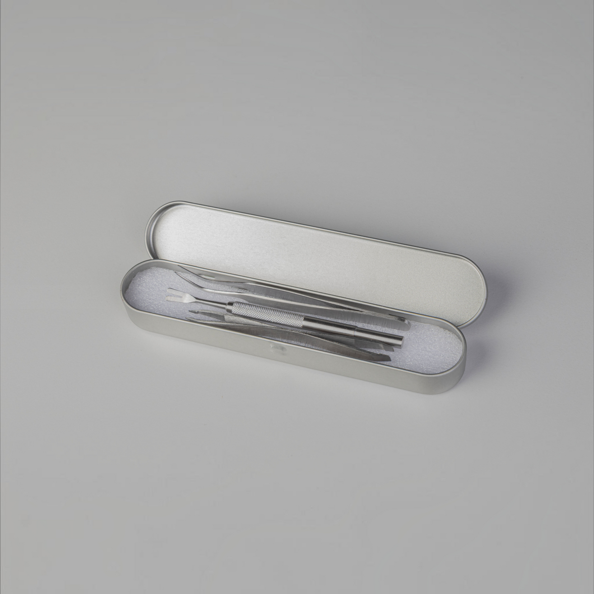 havaneser.shop Fluff Fresh Zeckenzangen-Set aus Edelstahl in silberner Metallbox zur sicheren Zeckenentfernung